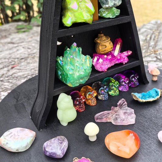 Witch Hat Crystal Shelf – Wooden Witchy Altar Display, Halloween Gothic Decor, Celestial Crystal Storage, Wiccan Ritual Shelf