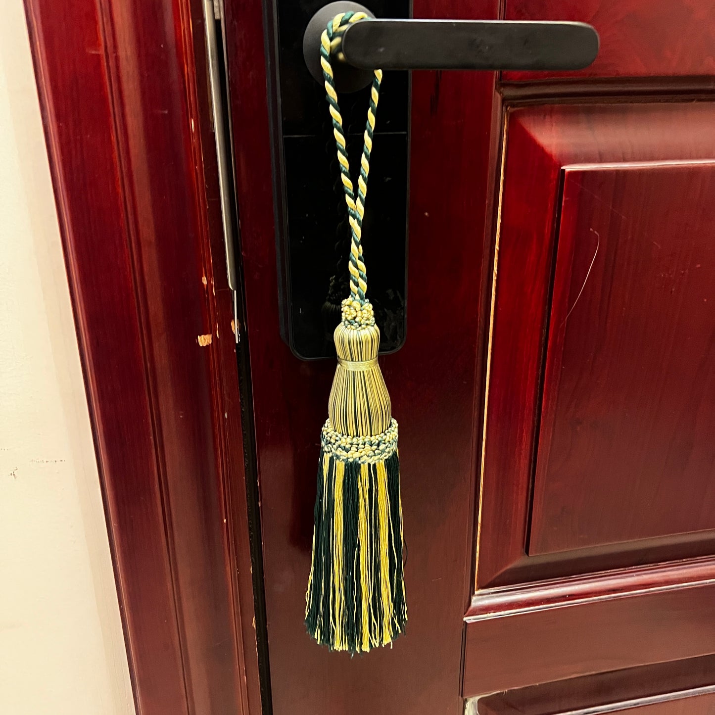 1 Pack Green & Gold Decorative Tassel, 15 in – Single Hanging Tassel for Curtains, Door Handles, Wall Décor & European-Style Home Decoration E9670_C