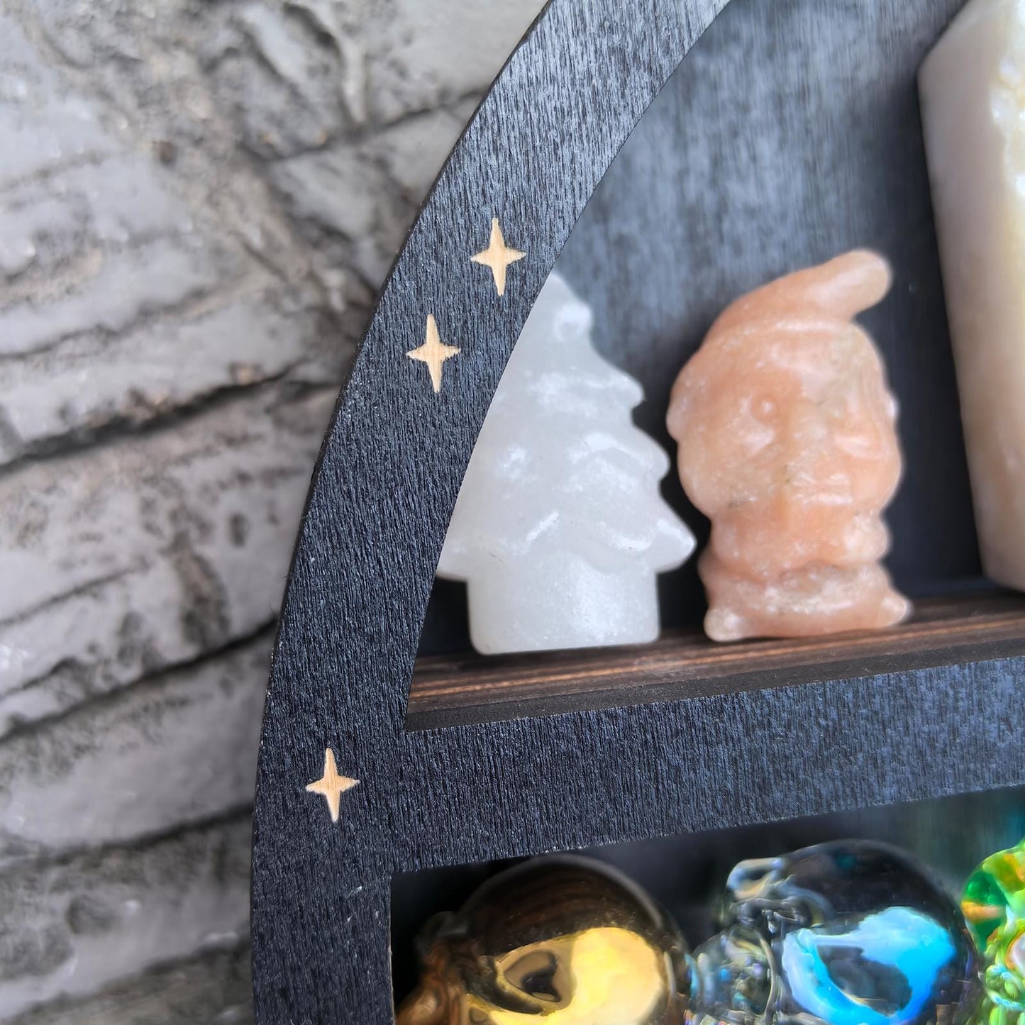 Sun & Moon Crystal Shelf – Wooden Celestial Display Shelf, Witchy Altar Decor, Gothic Home Storage, Spiritual Boho Wall Art